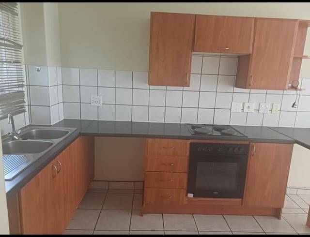 2 BEDROOM APARTMENT FOR SALE IN ROOIHUISKRAAL NORTH